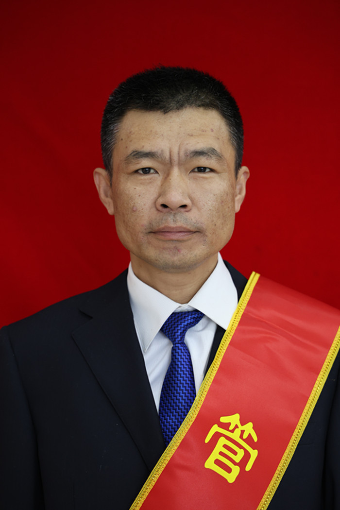 管理标兵  朱承_副本.jpg