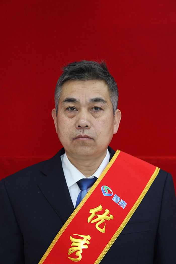 先进班组长 王德志_副本.jpg