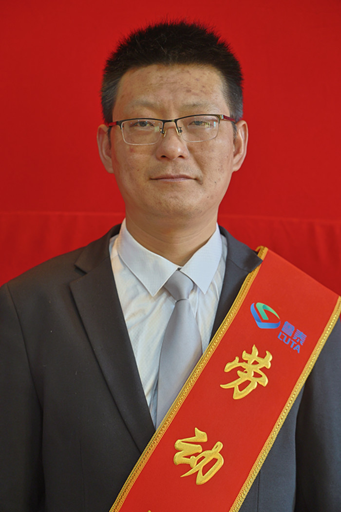 集团劳动模范王建建1_副本.jpg