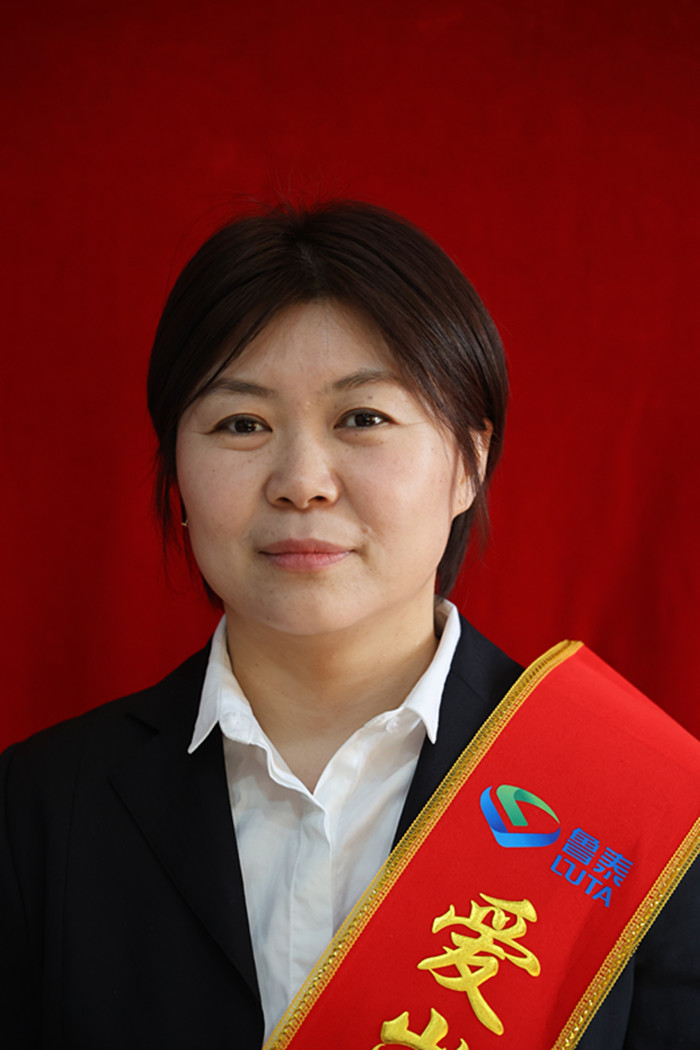 集团爱岗敬业先锋 李娟_副本.jpg