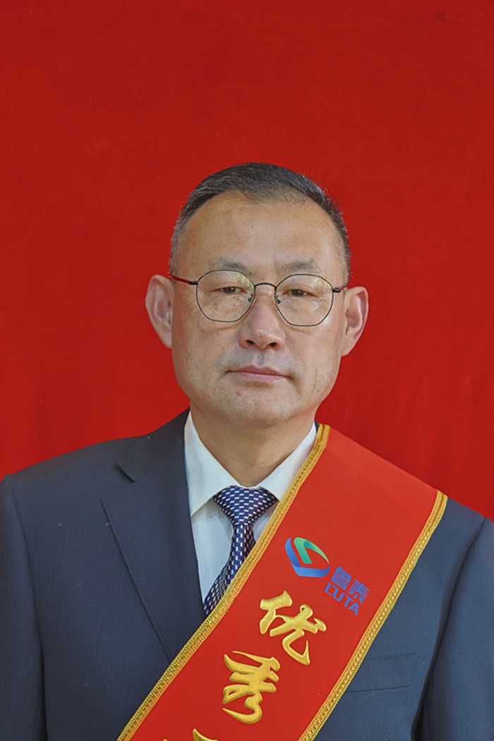 集团优秀工会工作者 侯宁_副本.jpg
