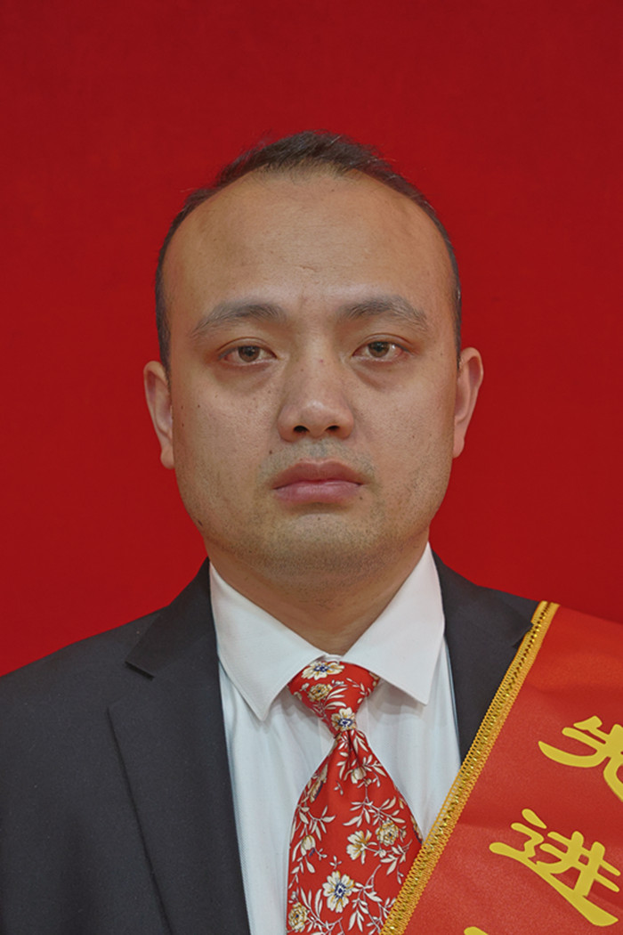 集团先进工作者 阚建波_副本.jpg