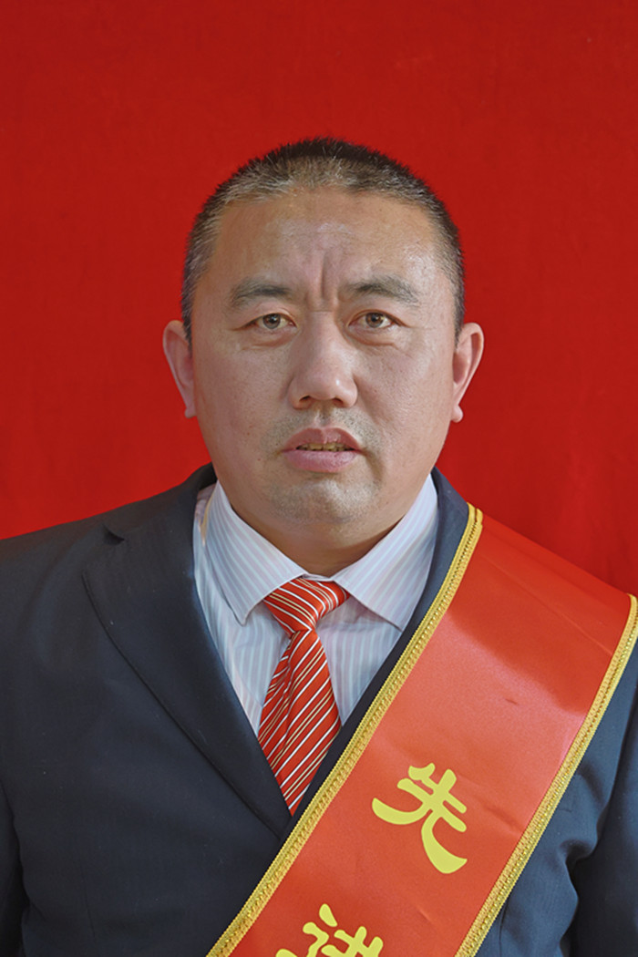 集团先进工作者 白西顺_副本.jpg