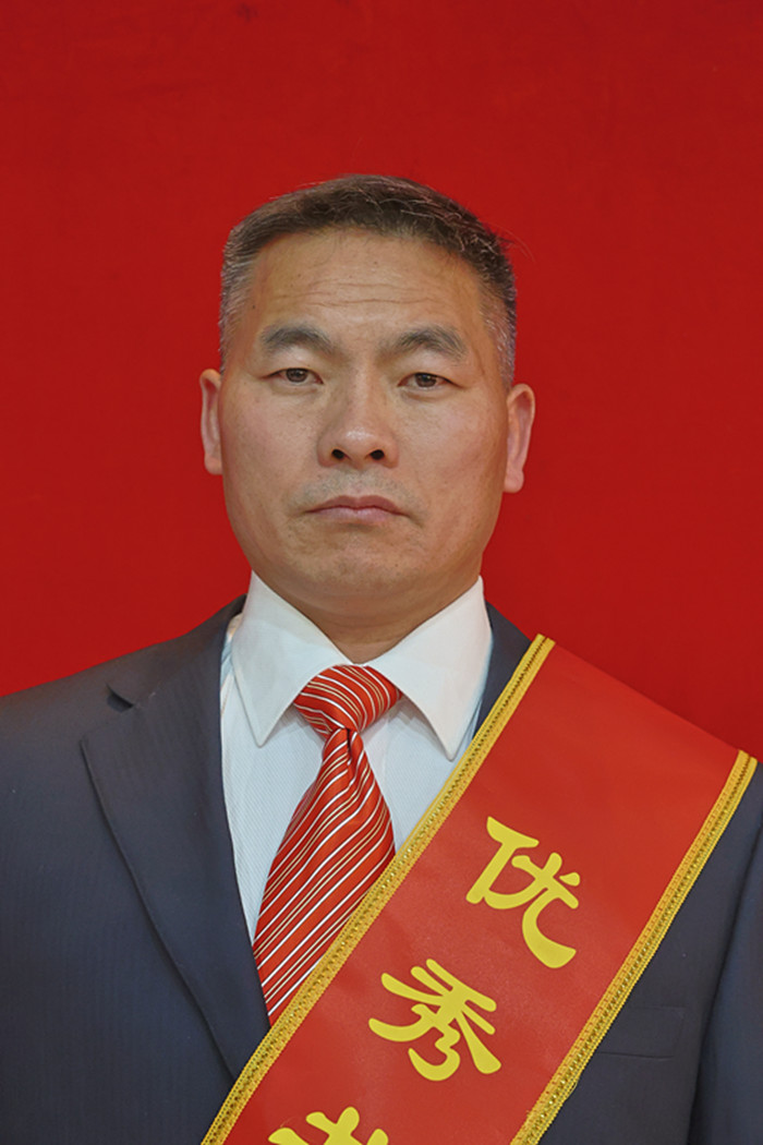 优秀共产党员 姜亚华_副本.jpg