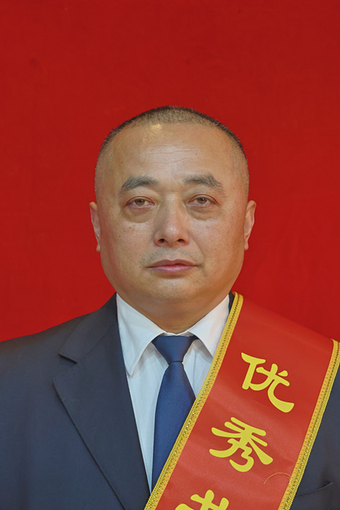优秀共产党员 崔凯_副本.jpg