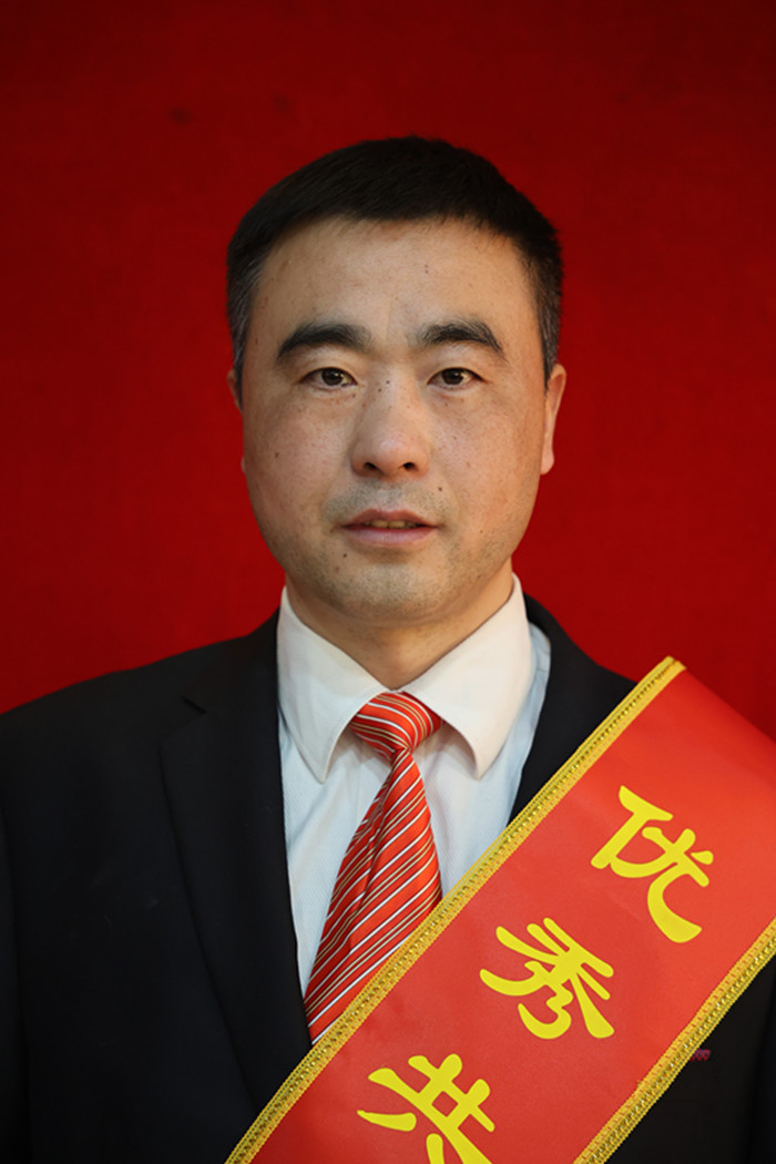 优秀共产党员 梁如光_副本.jpg