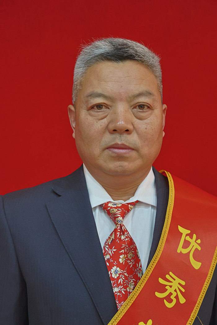 优秀共产党员 谢贵刚_副本.jpg
